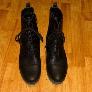 SOUL Naturalizer Black Lace Up Boots